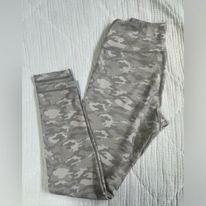 Born Primitive Avalanche Camo Leggings - Size Large
